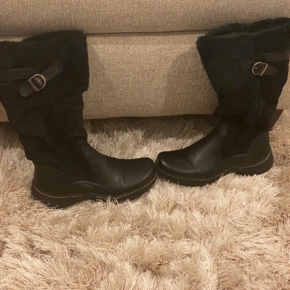 Black  boots